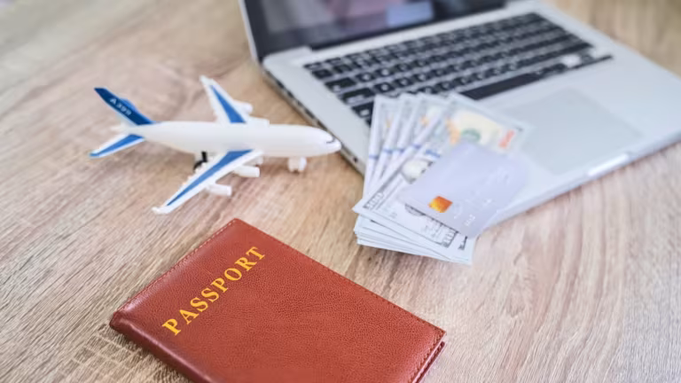 Best Blogging Tools for Travel & Fashion Bloggers 11 Best Blogging Tools for Travel and Fashion Enthusiasts